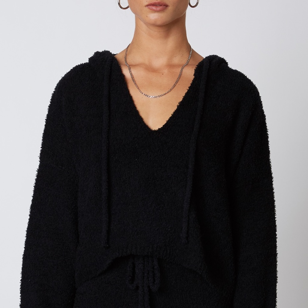 NIA Notched Hooded Sweater - Black